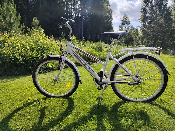 Lasten Jupiter polkupyörä 24"