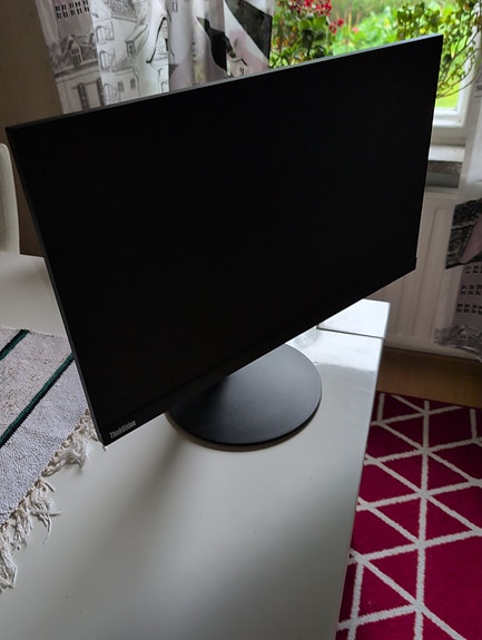Lenovo 24" näyttö musta