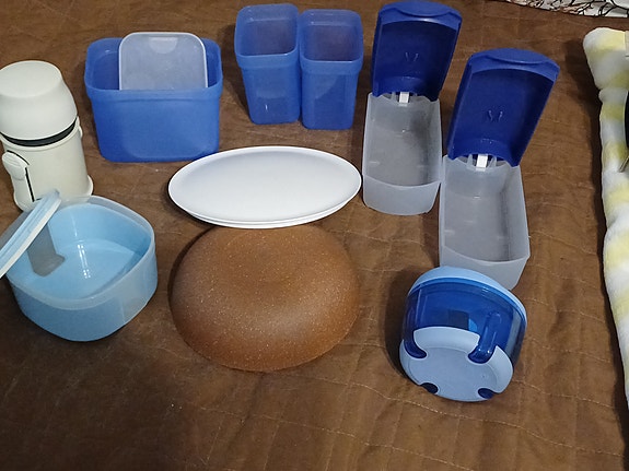 Tupperware astioita