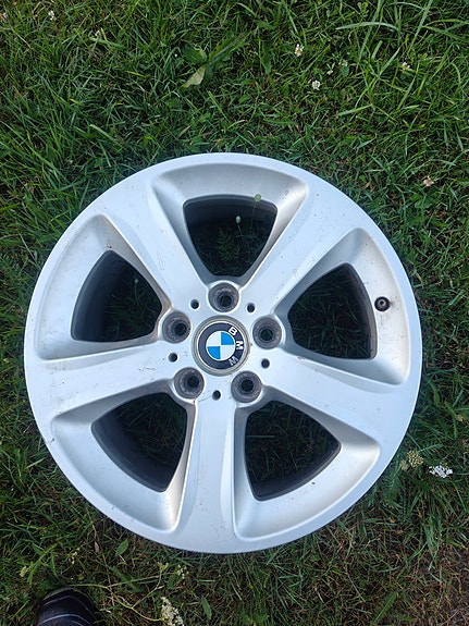 OEM BMW Style 137 17"x8" Star Spoke -vanteet