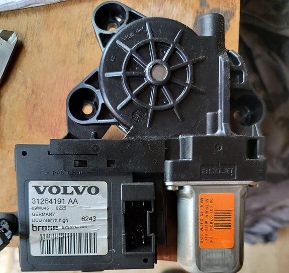 Volvo v50 ikkunan nostimen moottori