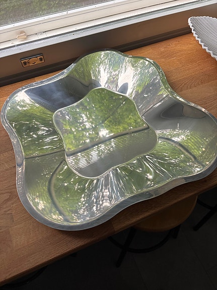 Iittala tarjoiluvati aaltoileva teräs