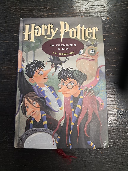 Harry Potter ja Feeniksin kilta kirja suomeksi
