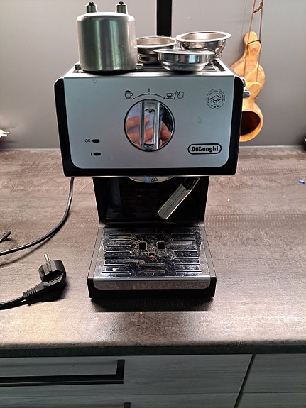 De'Longhi espressokone musta/teräs