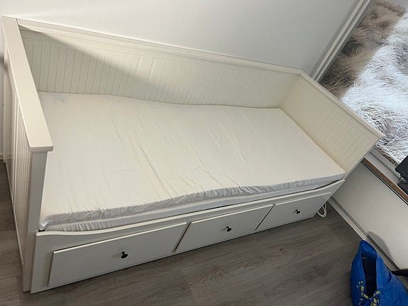 Hemnes sohvasänky