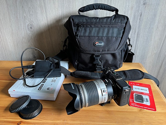 Canon EOS M3 tarvikkeineen