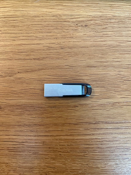 SanDisk 512GB USB-muistitikku käyttämätön