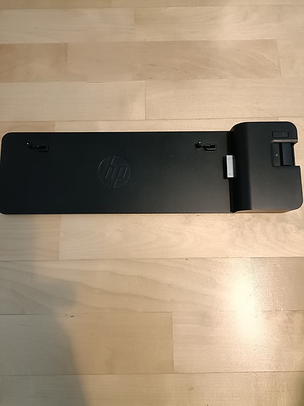 HP UltraSlim Telakka + HP Virtalähde 90W