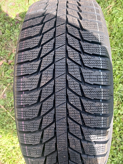 Uudet! Kitkarenkaat Triangle SnowLink 4kpl 205/55 R16 94R