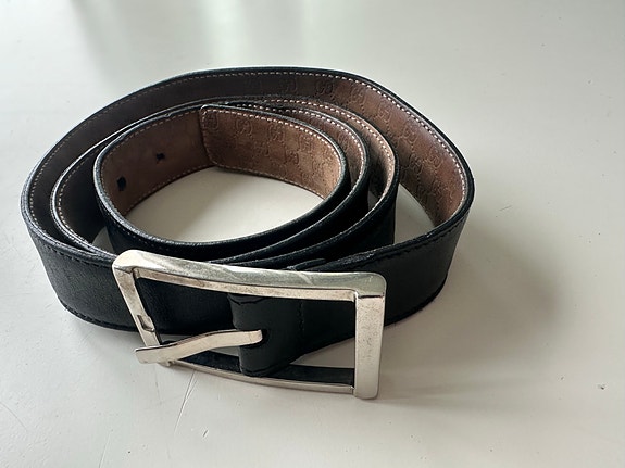 Gucci nahkavyö, musta, koko 100/40, aito
