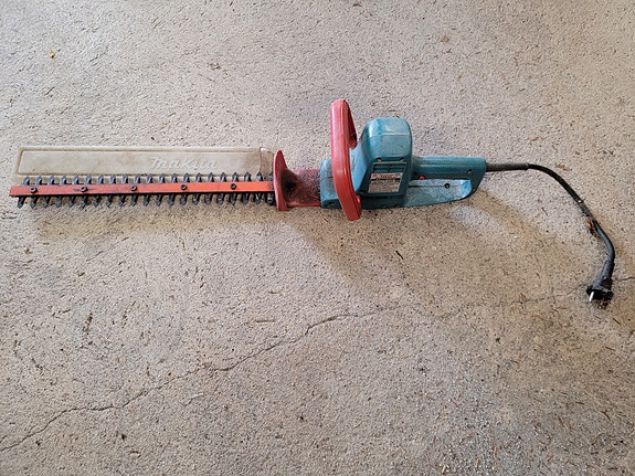 Makita UH4510 pensasleikkuri 450mm