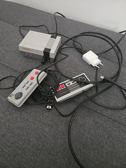 Nintendo NES 8-bit pelikonsoli