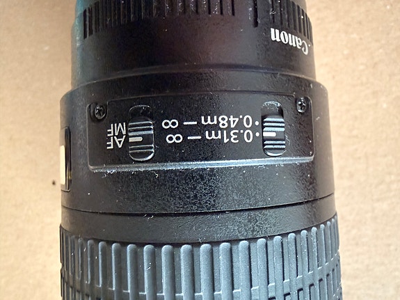 Canon EF 100mm f/2.8 Macro USM -objektiivi