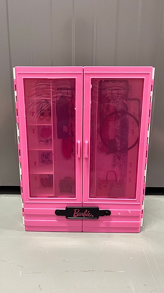 Barbie vaatekaappi