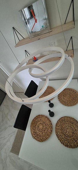 Uudenveroinen Musterring Loop LED-riippuvalaisin (Veke)