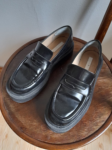 Loaferit 39