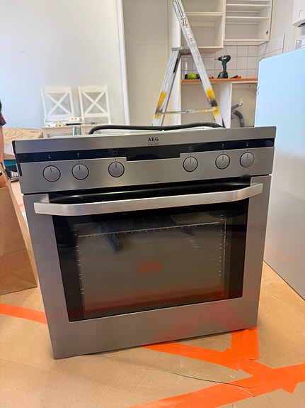 AEG kiertoilmauuni ja Bosch PIE631HB1E induktiotaso