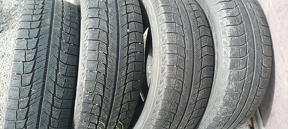 Michelin 215/70-16