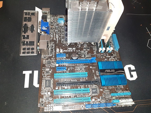 Asus emolevy