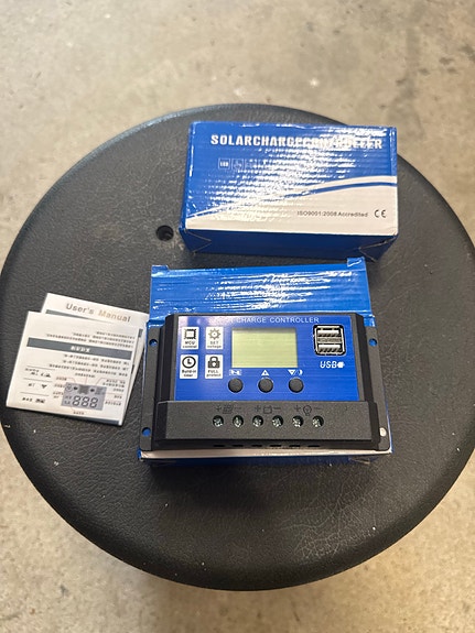 Solar Charge Controller 12V/24V 30A aurinkopaneelien lataussäädin