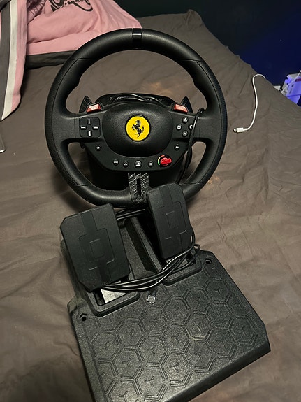 Thrustmaster T98-P Ferrari 296 GTB (Kuin uusi / PS5, PS4, PC)