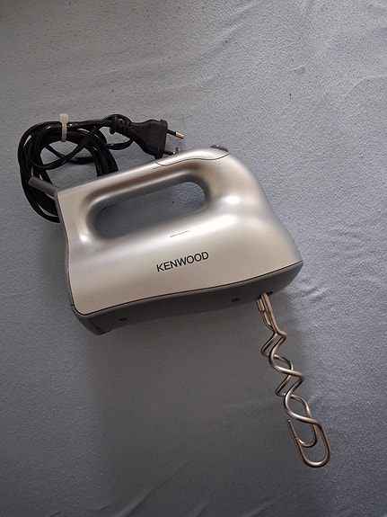 Kenwood sähkövatkain taikinakoukuilla
