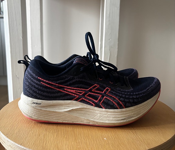 Asics juoksukengät