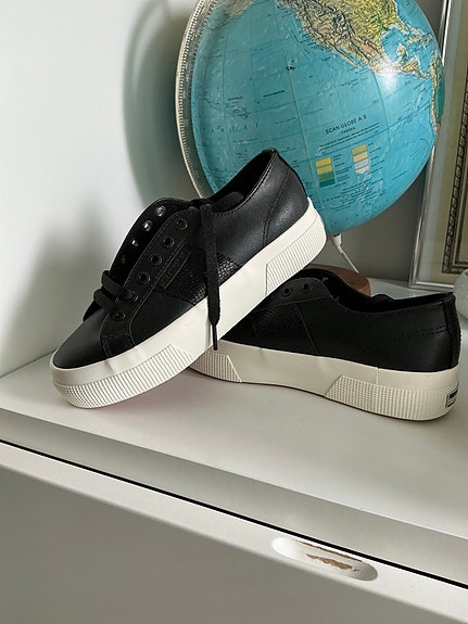 UUDET Superga nahkaiset tennarit koko 37 musta