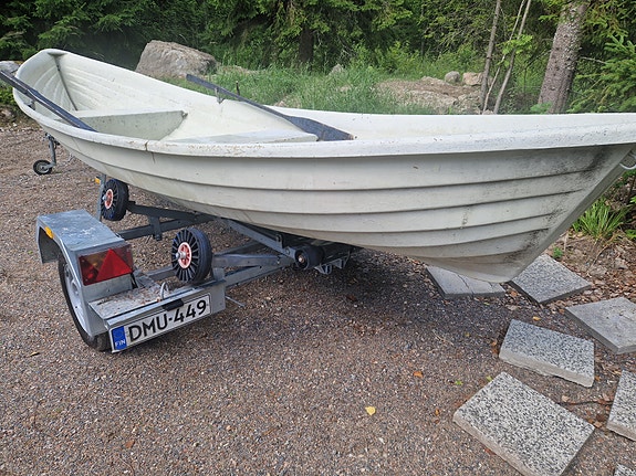 RIHU Lasikuitu soutuvene vaalea