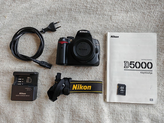 Nikon D5000 järjestelmäkamera