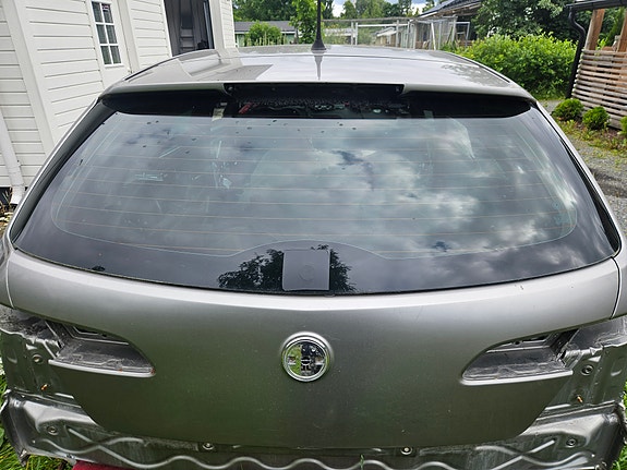 159 Alfa Romeo Farmarin takaluukku