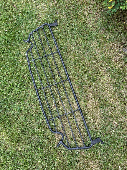 Koiraverkko takakonttiin, Saab 95