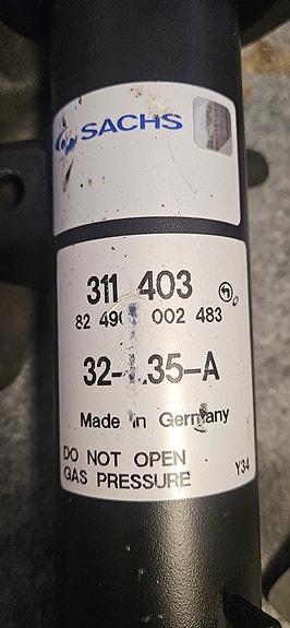 Bmw e90 vasen etuiskari