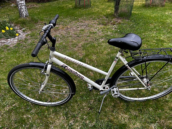 Kuwahara naisten pyörä 28”