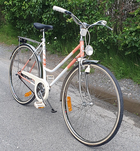Tunturi VIP 28" juuri huollettu, erittäin siistikuntoinen 3-vaiht. naistenpyörä