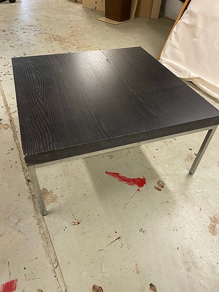Ikea olohuoneen pöytä