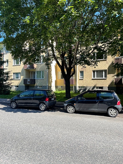 Renault Twingo myydään osina