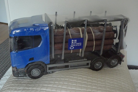 Scania Emek tukkiauto Uusi