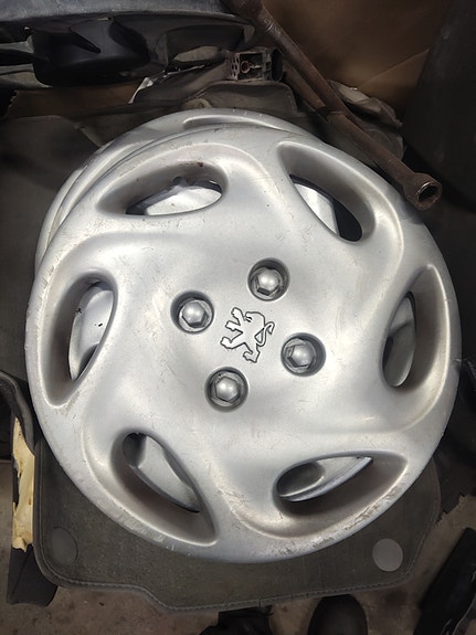 Peugeot 206 alkuperäiset pölykapselit, 14"