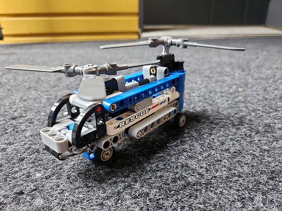 Lego Technic Twin rotor kopteri