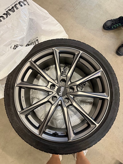 Tesla model 3 vanteet. Advanti racing 5x114.3 19”