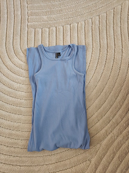 Ribattu mekko, Pieces xs