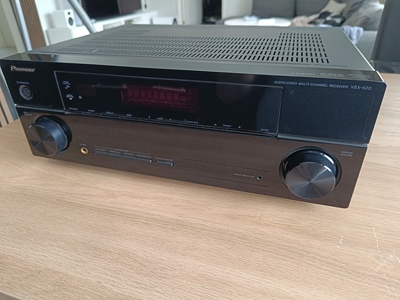 Pioneer VSX-520-K AV-viritinvahvistin musta