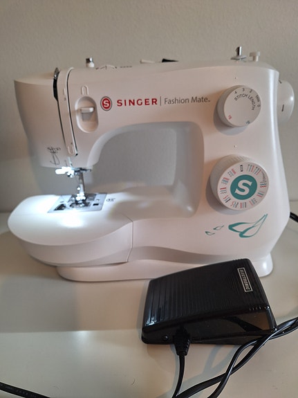Singer sewing machine Fashion Mate 3337