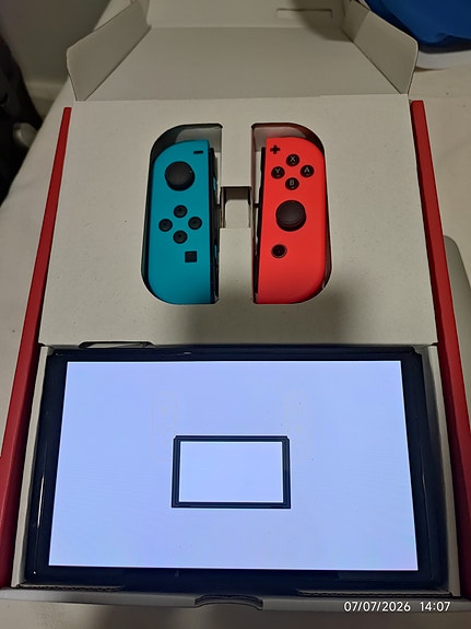 Nintendo Switch OLED + Tarvikkeet