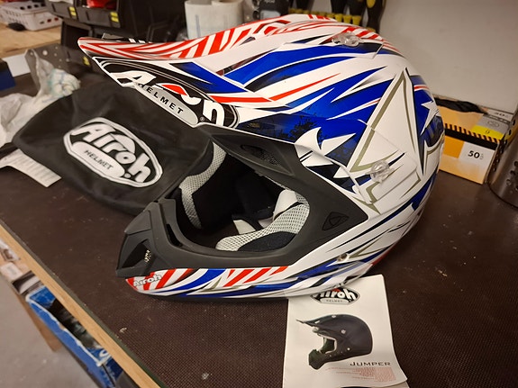 Airoh motocross-kypärä M 57–58 punavalkosininen