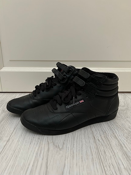 Reebok nahka tennarit koko 40 musta (Reebok Classic freestyle hi)