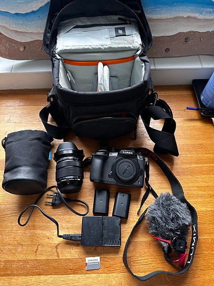Panasonic Lumix GH5 + Olympus Zuiko 12-40mm
