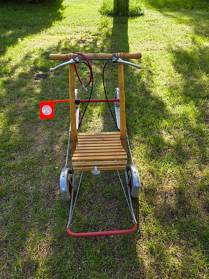 ESLA potkukelkka rullilla