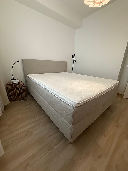 Veke Unia Trend jenkkisänky 160x200 (sis. patjan, petauspatjan ja sängynpäädyn)